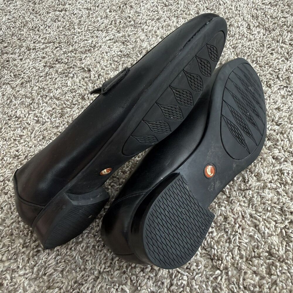 CLARKS Women's Un Blush Go Penny Loafer Black Leather Size 5.5 M Classic - Picture 3 of 6